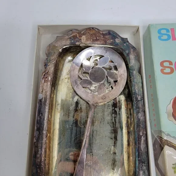 WM Rogers Silverplate Slice 'n Serve Set in Original Box Vintage 1960's - Picture 3 of 9